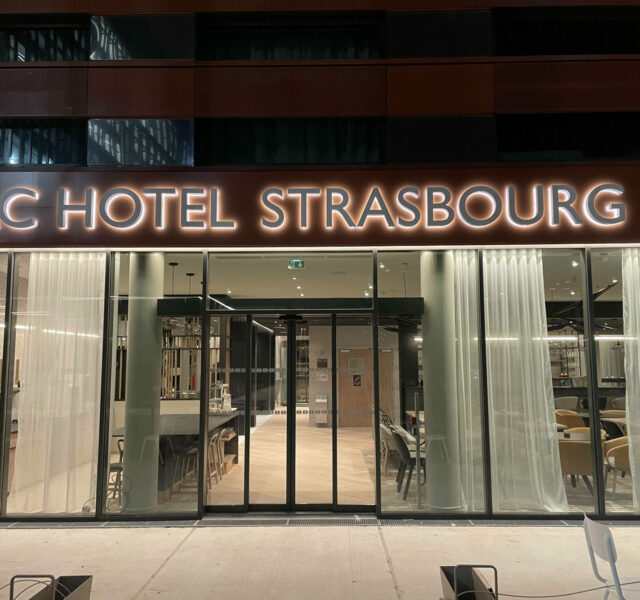 enseigne éclairage indirect