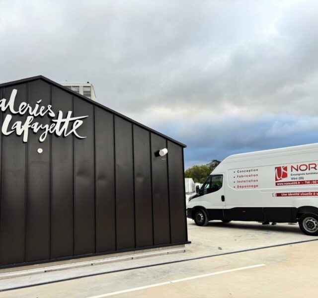 installation enseigne poseur