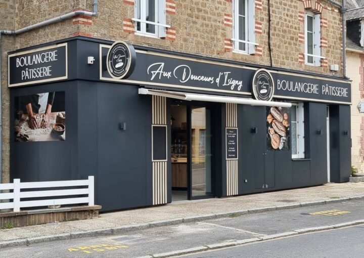 habillage façade boulangerie en aluminium noir enseigne isigny le buat manche 50 normandie norsud 35